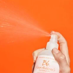 Bumble And Bumble Hairdresser's Invisible Oil Heat/UV Protective Primer 9 Bumble And Bumble Hairdresser's Invisible Oil Heat/UV Protective Primer -Bumble and Bumble Shop bumble and bumble hairdressers invisible oil heat uv protective primer prep spray pour des cheveux parfaits 3
