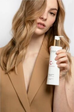 ICONIQUE Professional C+ Colour Protection Colour & UV Defence Shampoo -Bumble and Bumble Shop iconique professional c colour protection colour uv defence shampoo shampoing protection de couleur 4