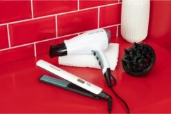 Alternative view of Remington Shine Therapy Incl S8500GPl D5216