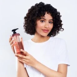 Shu Uemura Deep Cleanser Delicate Comfort 8 Shu Uemura Deep Cleanser Delicate Comfort -Bumble and Bumble Shop shu uemura deep cleanser delicate comfort shampoing hydratant pour cheveux secs 3