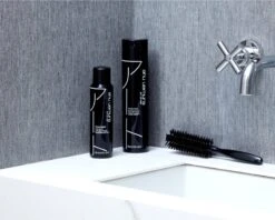 Shu Uemura Styling Kumo Hold 9 Shu Uemura Styling Kumo Hold -Bumble and Bumble Shop shu uemura styling kumo hold laque cheveux extra fort 4
